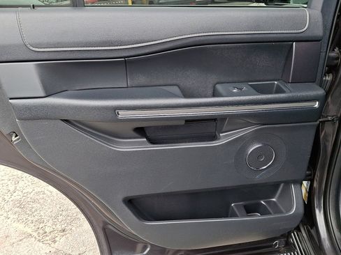 Used 2024 Ford Expedition XLT image 19