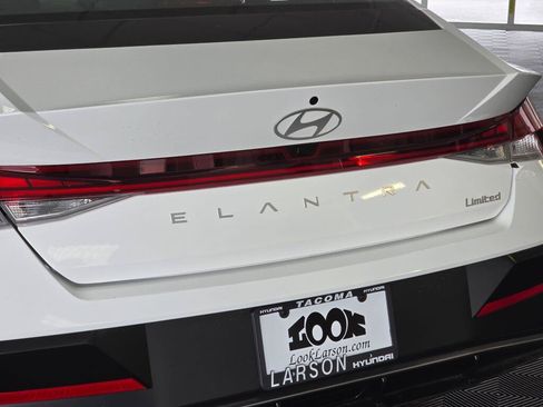 New 2026 Hyundai Elantra Limited FWD image 12