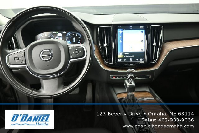 Used 2021 Volvo XC60 T5 Momentum AWD/4WD image 26