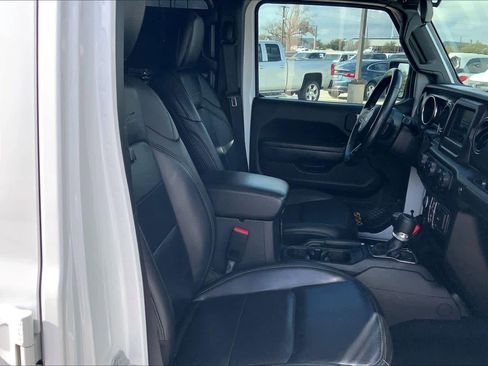 Used 2022 Jeep Gladiator Sport image 9