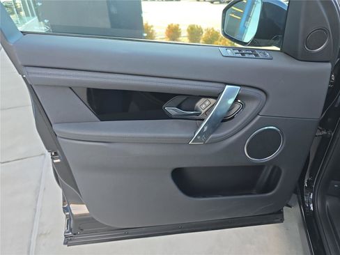 Used 2023 Land Rover Discovery Sport S image 21