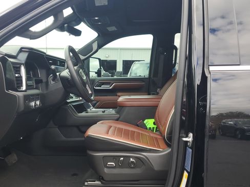 Used 2025 GMC Sierra 3500 Denali Ultimate image 21
