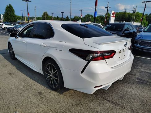 Used 2024 Toyota Camry SE FWD image 6