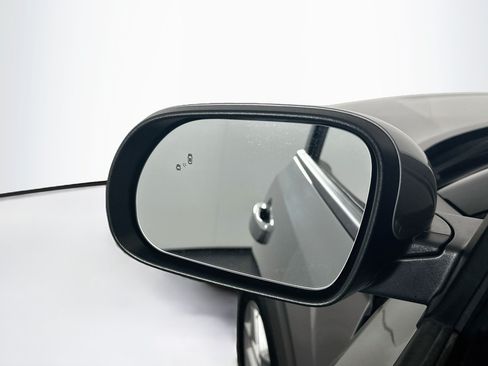 Used 2025 Kia Soul LX w/ LX Technology Package FWD image 16