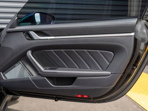 Certified 2021 Porsche 911 Turbo S AWD/4WD image 32