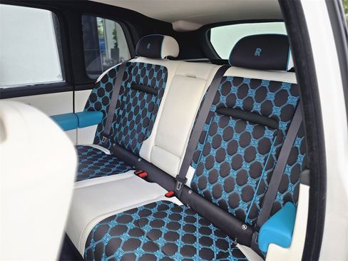 Used 2025 Rolls-Royce Cullinan image 14