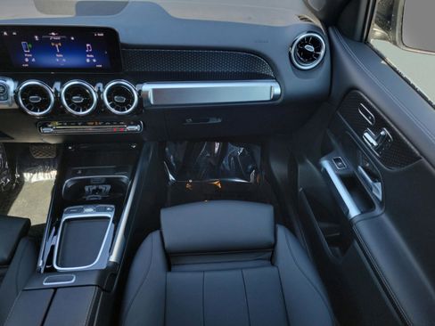 Certified 2026 Mercedes-Benz GLB 250 image 18