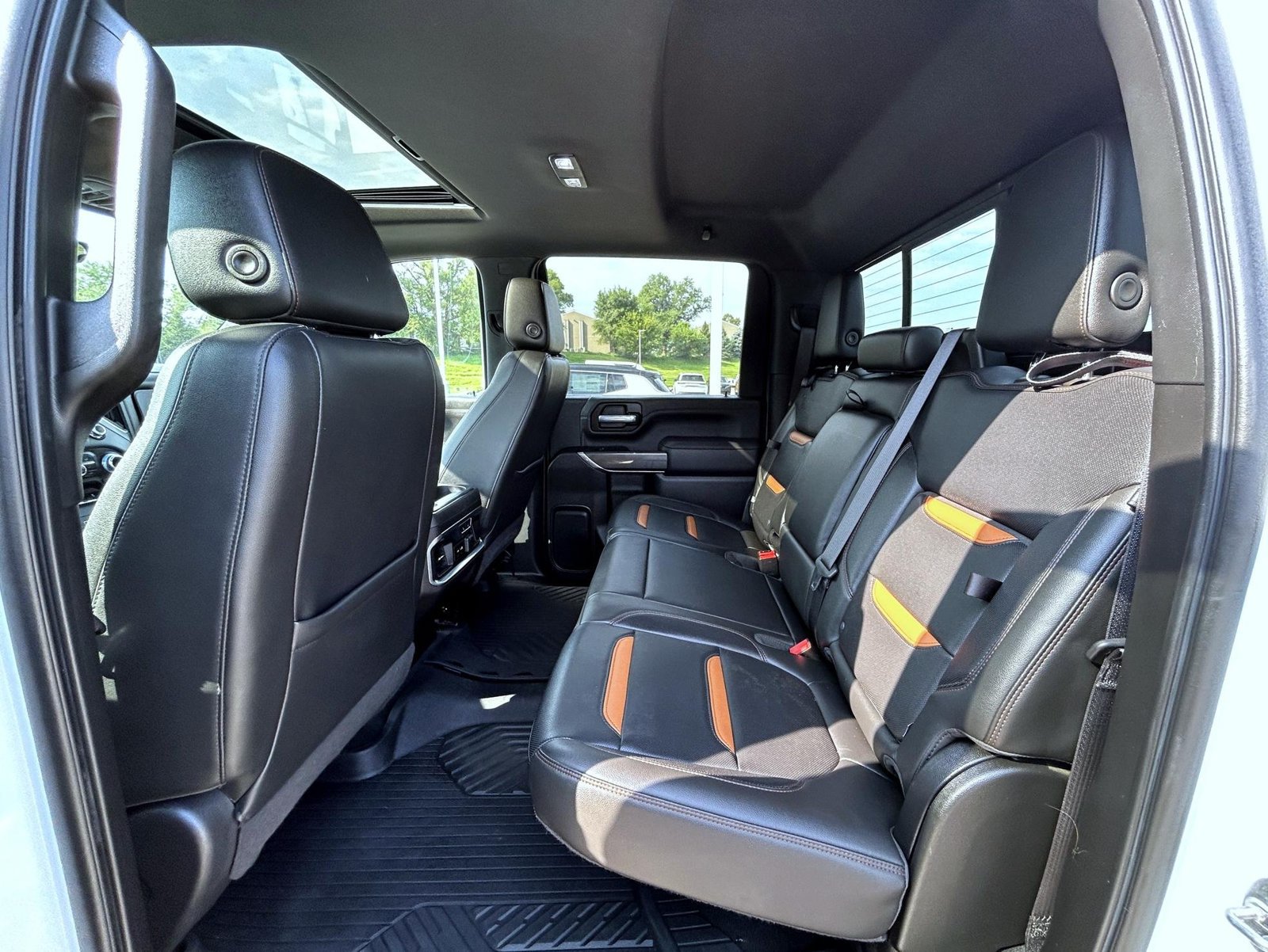 Used 2020 GMC Sierra 2500 AT4 w/ AT4 Premium Package AWD/4WD image 19