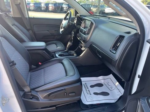 Used 2017 Chevrolet Colorado Z71 AWD/4WD image 10