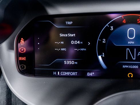 Used 2024 McLaren 750S Spider image 36