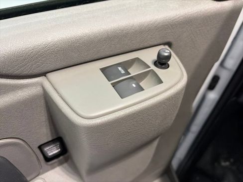 New 2026 Chevrolet Express 2500 Extended RWD image 10