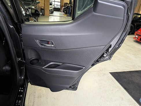 Used 2021 Toyota C-HR XLE FWD image 24