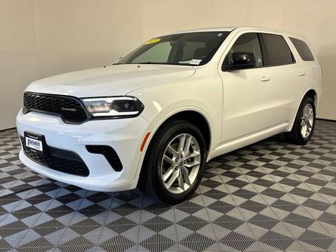 Used 2023 Dodge Durango GT AWD/4WD image 2