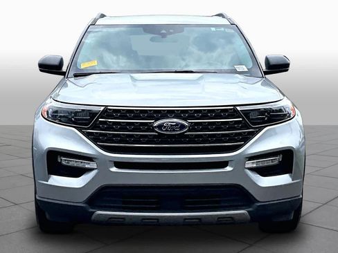 Used 2022 Ford Explorer XLT w/ Equipment Group 202A RWD image 4