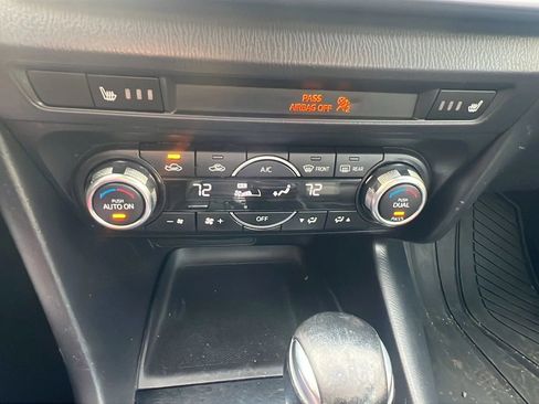 Used 2017 MAZDA MAZDA3 Touring w/ Popular Equipment Package image 17