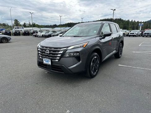 Used 2025 Nissan Rogue SV AWD/4WD image 6