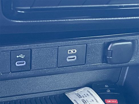 Certified 2024 Toyota Prius LE image 32