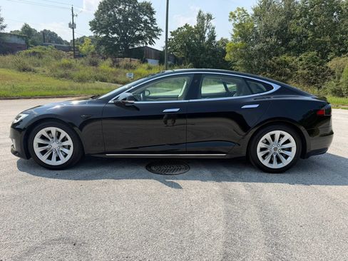 Used 2017 Tesla Model S 60D AWD/4WD image 2