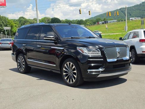 Used 2018 Lincoln Navigator Select w/ Technology Package AWD/4WD image 6