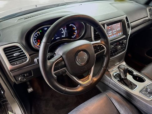 Used 2018 Jeep Grand Cherokee Limited AWD/4WD image 23