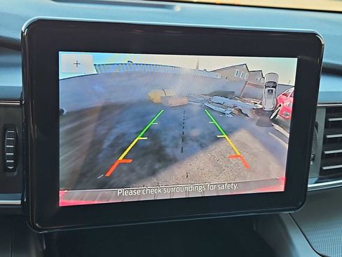 Used 2022 Ford Explorer XLT w/ Equipment Group 202A image 31