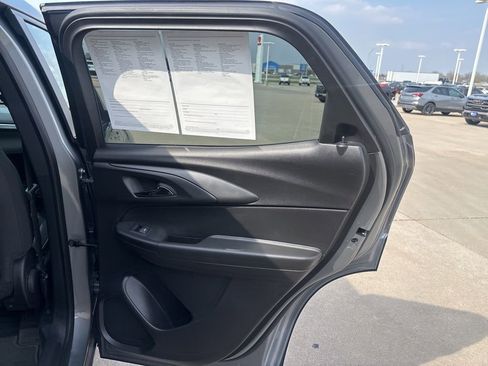 Used 2025 Chevrolet TrailBlazer LT AWD/4WD image 27