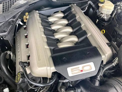 Used 2016 Ford Mustang GT Premium w/ Equipment Group 401A RWD image 32