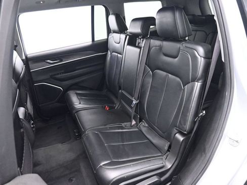 Used 2021 Jeep Grand Cherokee L Limited AWD/4WD image 15