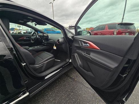 New 2026 Chevrolet Equinox EV RS image 10