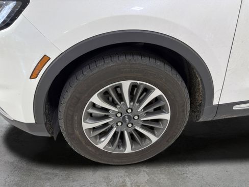 Certified 2022 Lincoln Nautilus FWD w/ Premium Package image 13