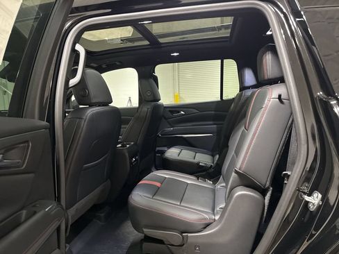 New 2026 Chevrolet Traverse RS w/ LPO, Floor Liner Package AWD/4WD image 24
