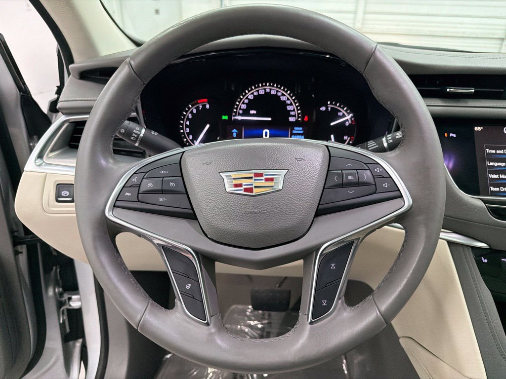 Used 2017 Cadillac XT5 Luxury FWD image 19