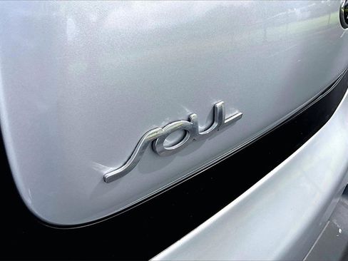 Used 2015 Kia Soul image 34