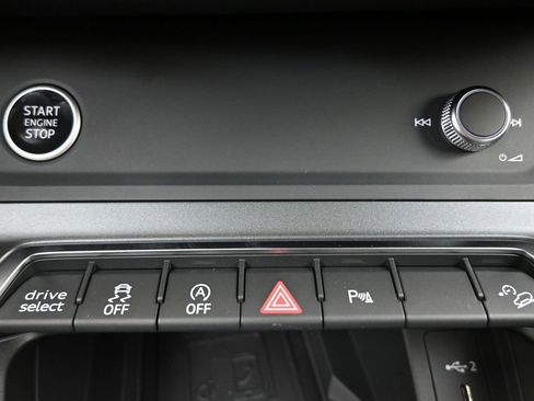 Used 2025 Audi Q3 2.0T Premium Plus w/ Premium Plus Package image 34