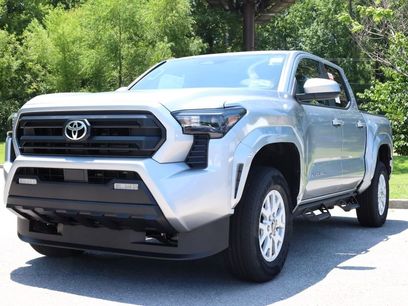 New 2025 Toyota Tacoma SR5
