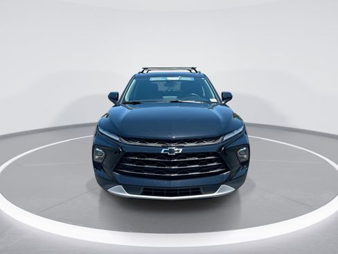 Used 2023 Chevrolet Blazer LT w/ Convenience Package FWD image 3