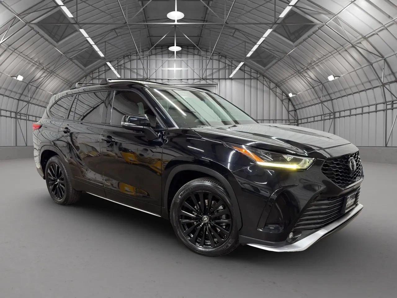 Used 2023 Toyota Highlander XSE FWD image 7