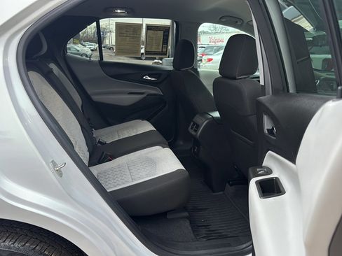 Used 2023 Chevrolet Equinox LS w/ LS Convenience Package image 19