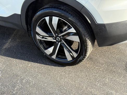 Used 2023 Volvo XC40 B5 Ultimate w/ Protection Package Premier image 8