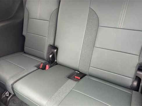 Used 2024 GMC Acadia AT4 w/ Super Cruise Package image 18