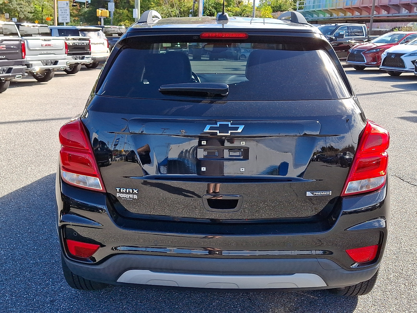 Used 2018 Chevrolet Trax Premier w/ Midnight Edition FWD image 5