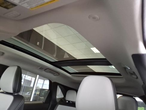 New 2024 Ford Escape SE w/ PHEV Premium Package image 15