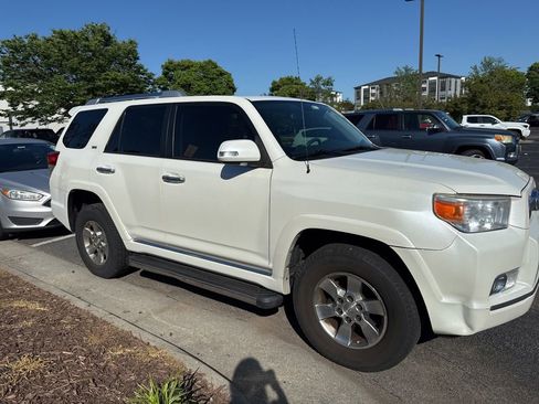 Used 2011 Toyota 4Runner SR5 w/ Convenience Pkg AWD/4WD image 1
