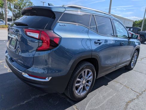 Certified 2024 GMC Terrain SLT image 4