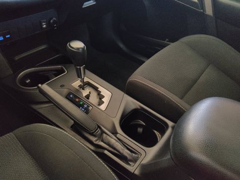 Used 2018 Toyota RAV4 XLE FWD image 26