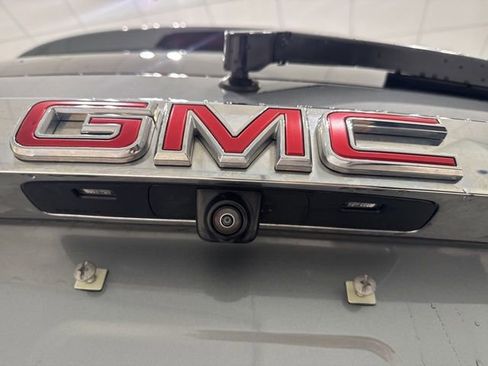 Certified 2023 GMC Acadia SLT w/ LPO, Floor Liner Package image 8