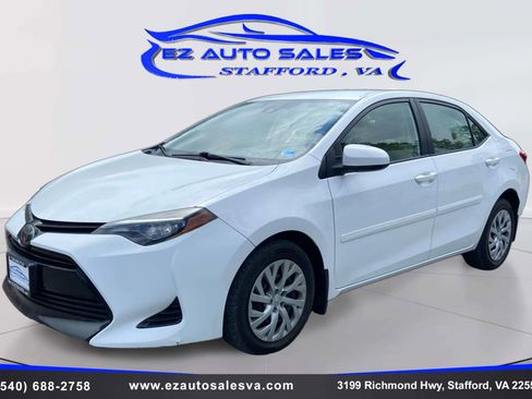 Used 2018 Toyota Corolla LE FWD image 1