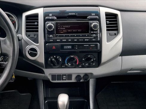 Used 2012 Toyota Tacoma 4x4 Access Cab V6 w/ SR5 Pkg image 18
