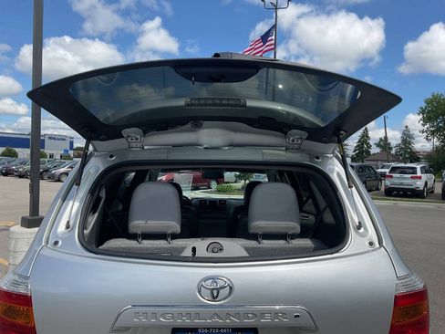 Used 2010 Toyota Highlander Limited AWD/4WD image 34