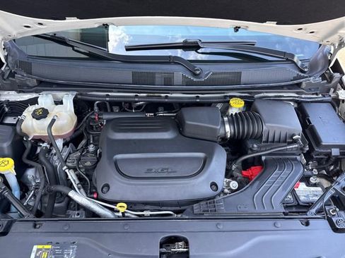 Used 2019 Chrysler Pacifica Touring-L Plus w/ Advanced Safetytec Group FWD image 26